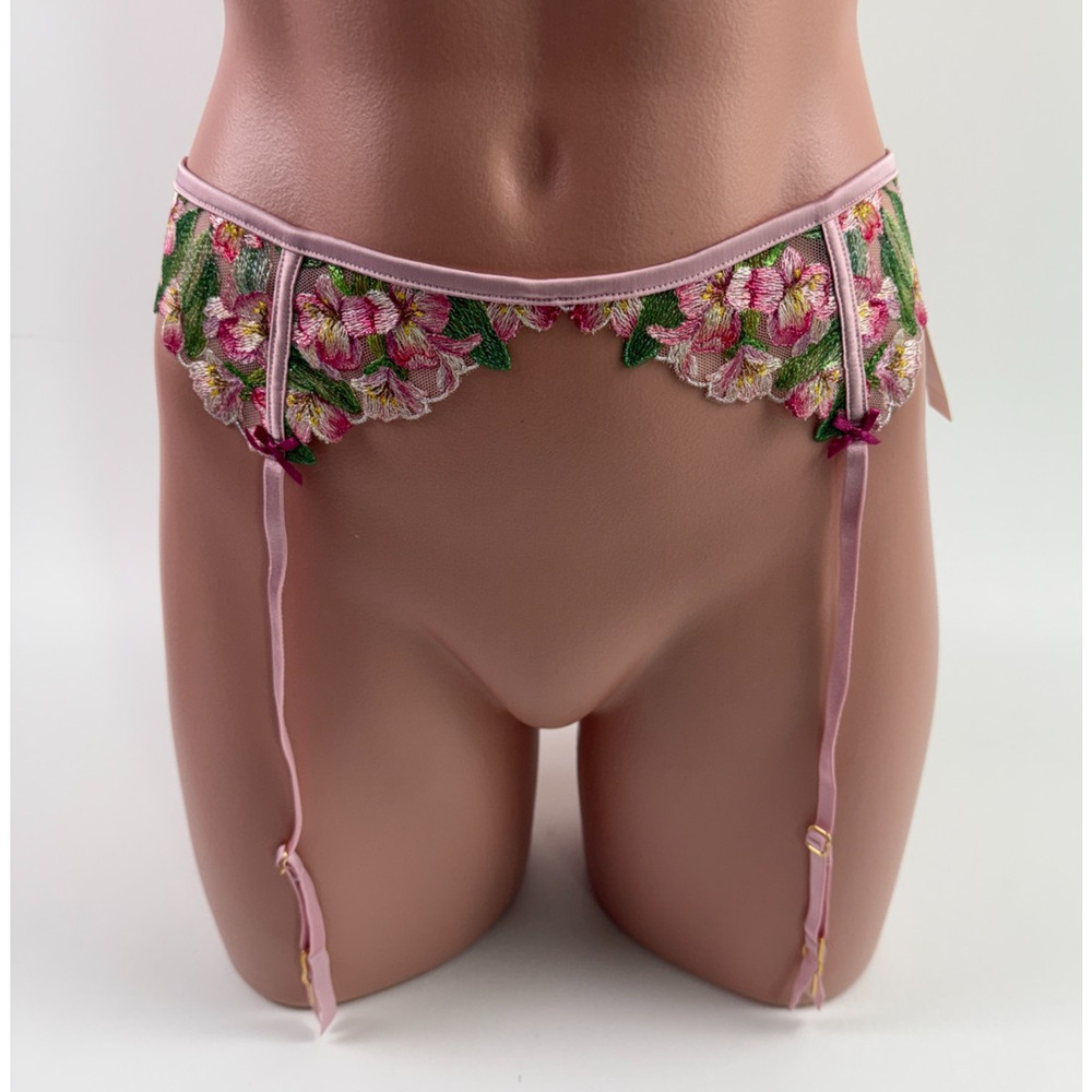 Victoria Secret Floral Embroidered Garter Belt  Size XS/S